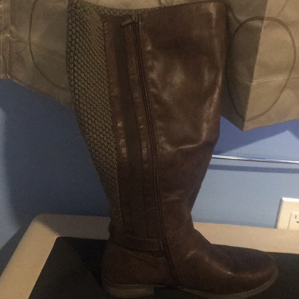 Boot - Picture 5 of 5